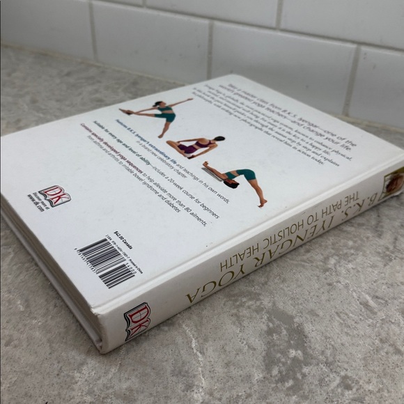 B.K.S. Iyengar Yoga Book - Picture 3 of 10